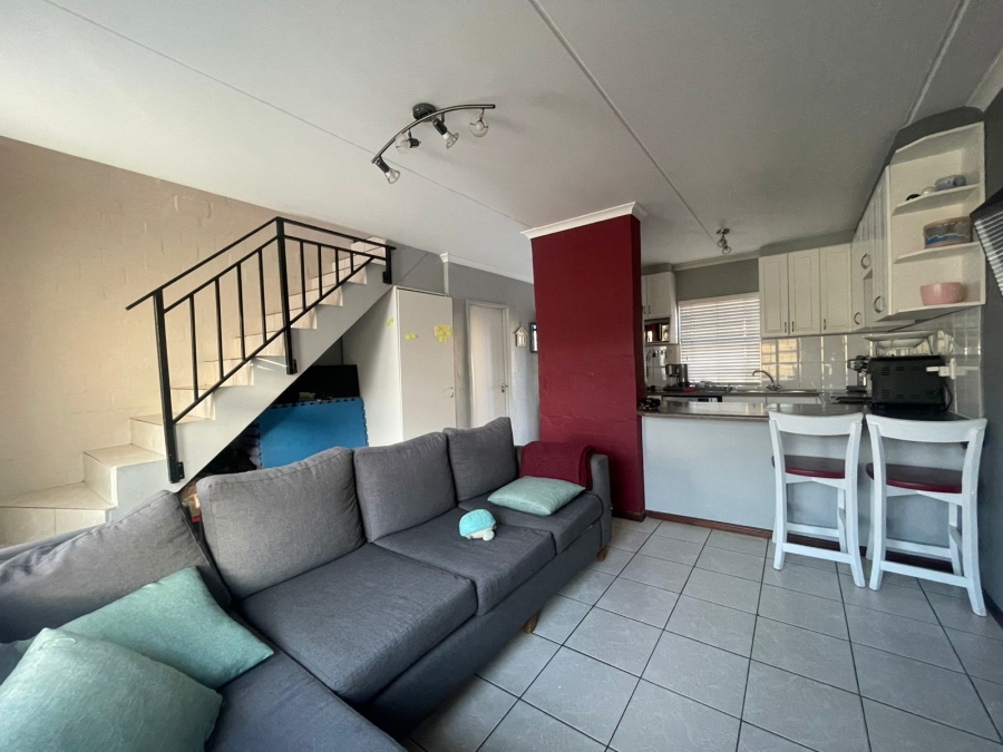 To Let 2 Bedroom Property for Rent in Parklands Western Cape